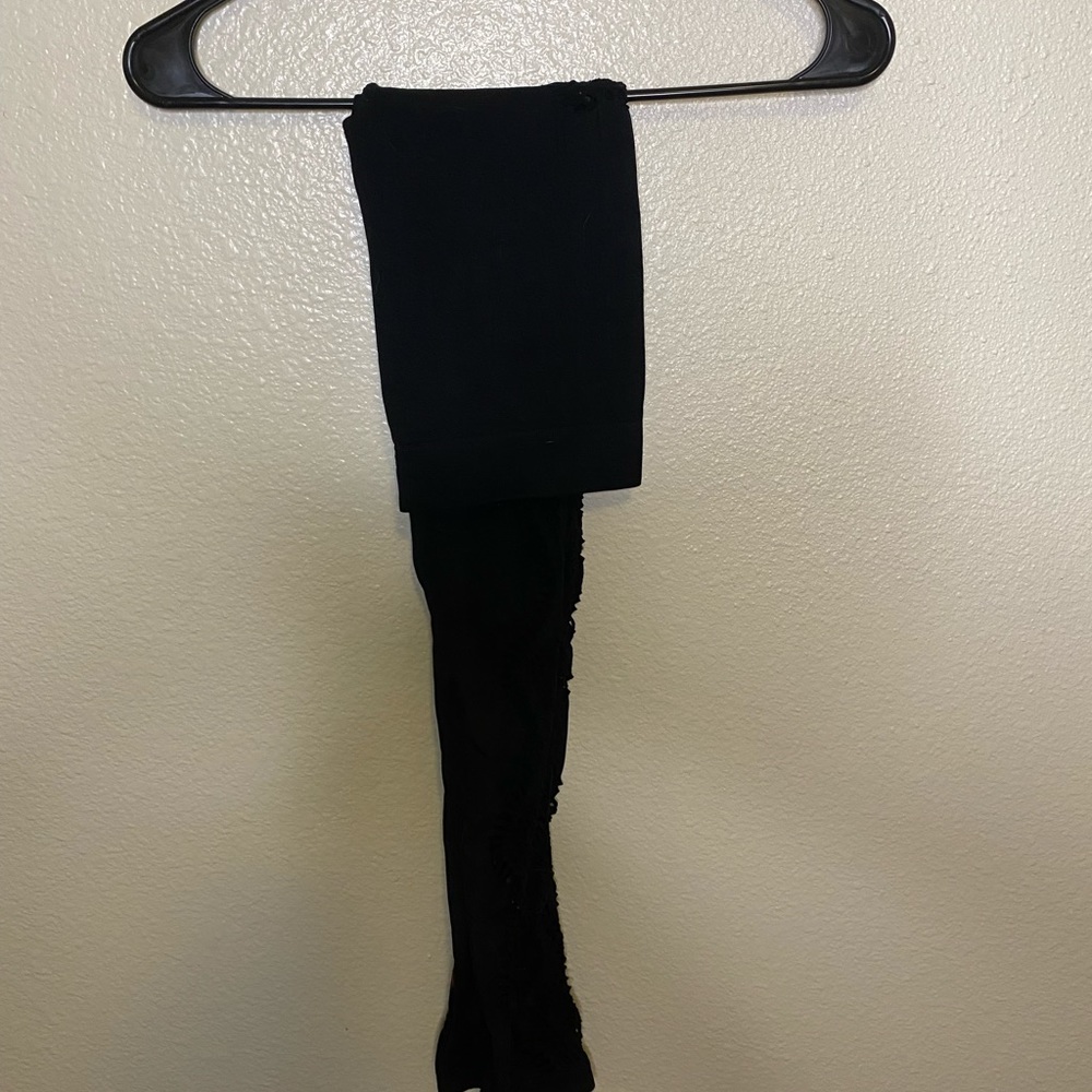 Leggings with cutouts